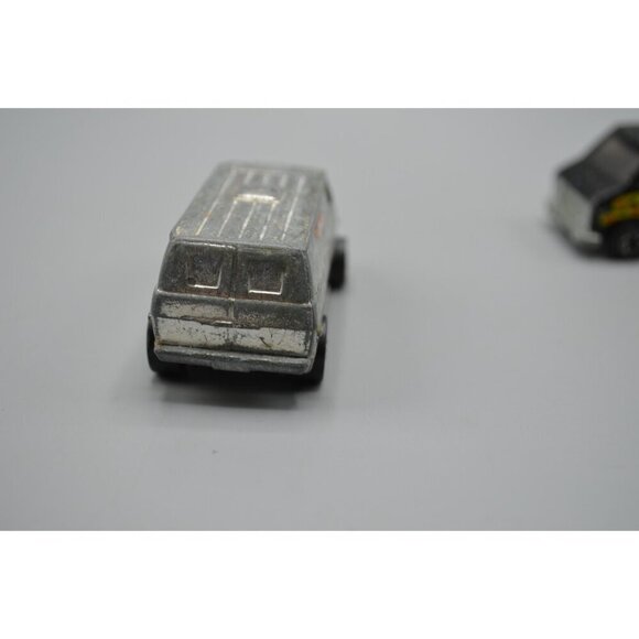 Hot Wheels Chevy Super Van Diecast Car Lot of 2 Hong Kong Flames Paint - Picture 5 of 11
